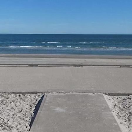 Cozy Beachside Condo With Pool View Corpus Christi Extérieur photo